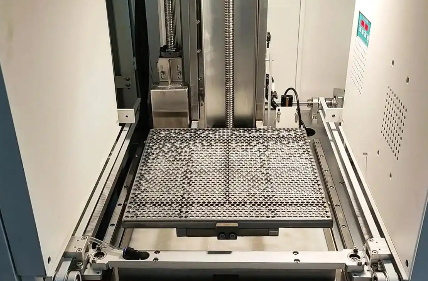 注塑模具首選鴻仁威爾