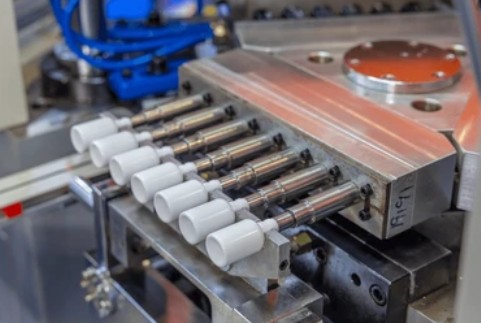 注塑模具首選鴻仁威爾