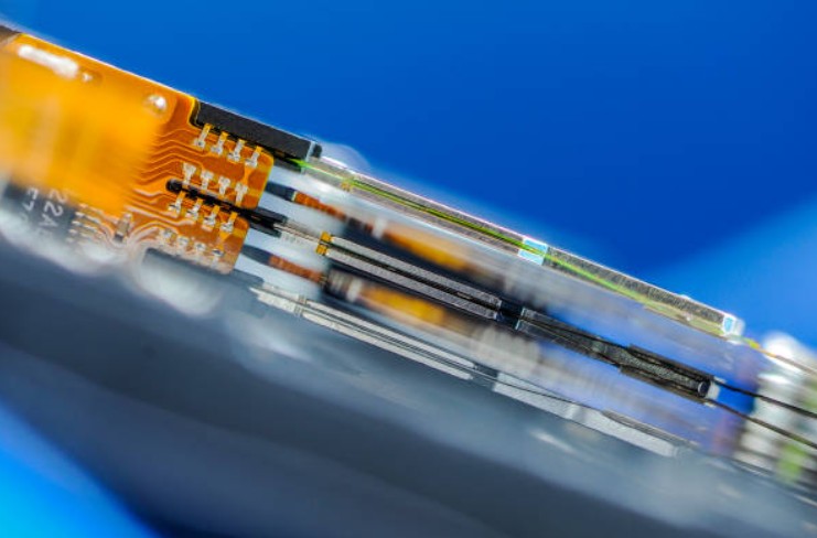 注塑模具首選鴻仁威爾