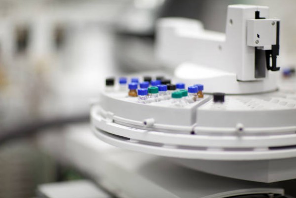 注塑模具首選鴻仁威爾