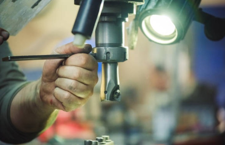 注塑模具首選鴻仁威爾