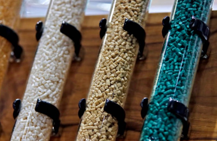 注塑模具首選鴻仁威爾