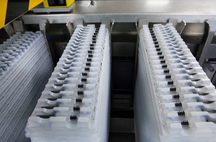 注塑模具首選鴻仁威爾