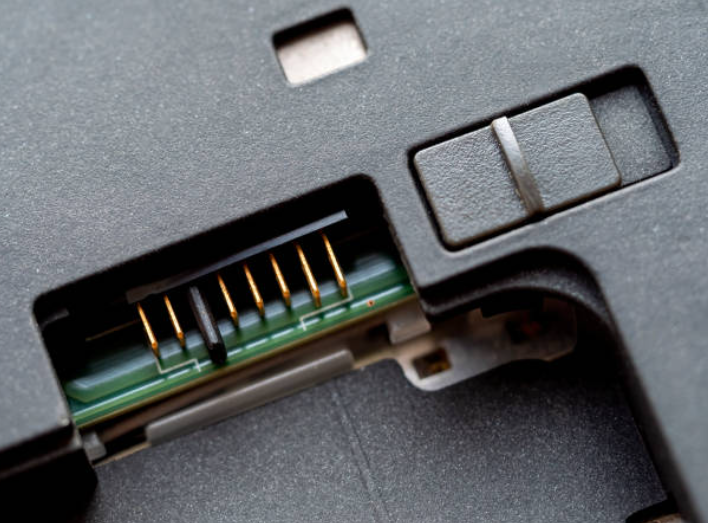 注塑模具首選鴻仁威爾