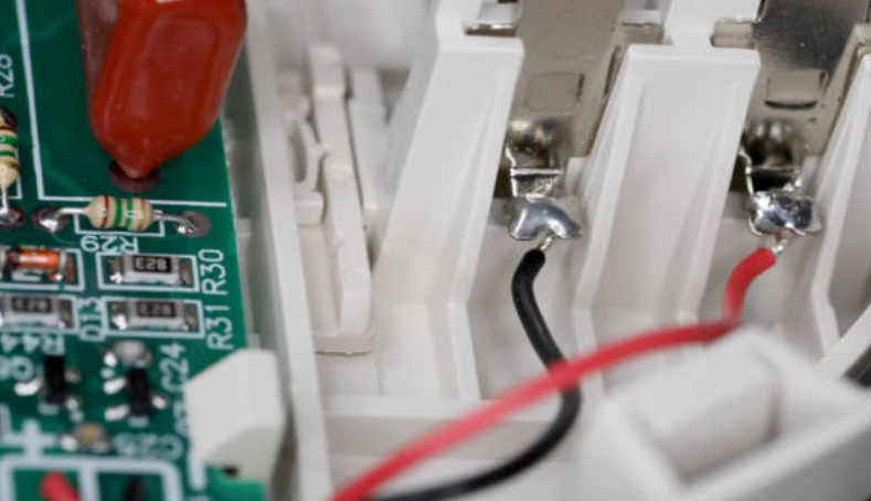 注塑模具首選鴻仁威爾