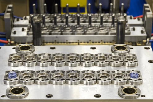 注塑模具首選鴻仁威爾