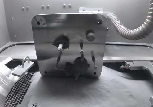 注塑模具首選鴻仁威爾