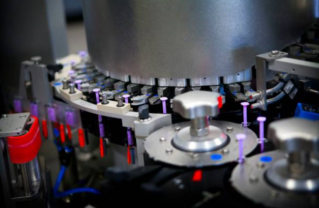 注塑模具首選鴻仁威爾