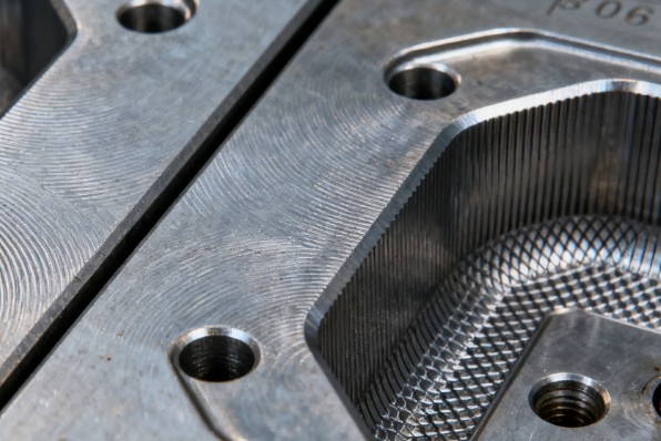 注塑模具首選鴻仁威爾