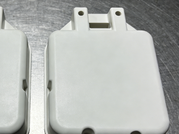 注塑模具首選鴻仁威爾