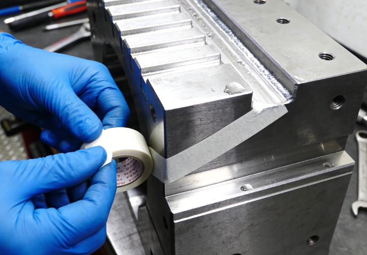 注塑模具首選鴻仁威爾