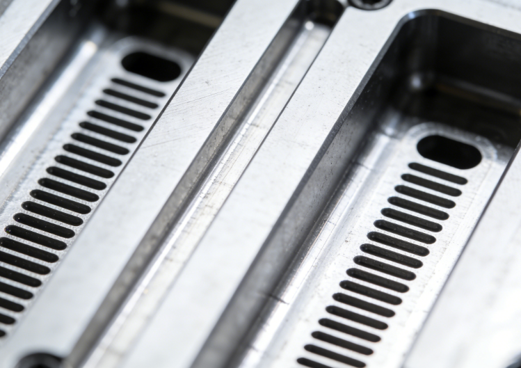 注塑模具首選鴻仁威爾