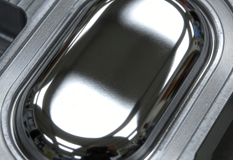 注塑模具首選鴻仁威爾