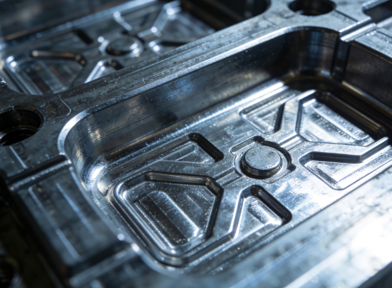 注塑模具首選鴻仁威爾